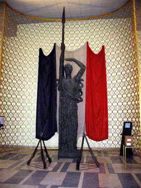 03_IMG_0113 (Sommier).jpg - Au Musée du Souvenir :avant la cérémonie...